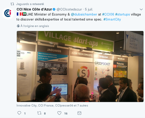 Le ministre de l'économie des Emirats Arabes Unis sur le stand Jaguards